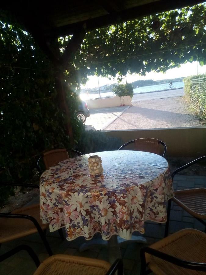 Apartman Edi Нин Экстерьер фото